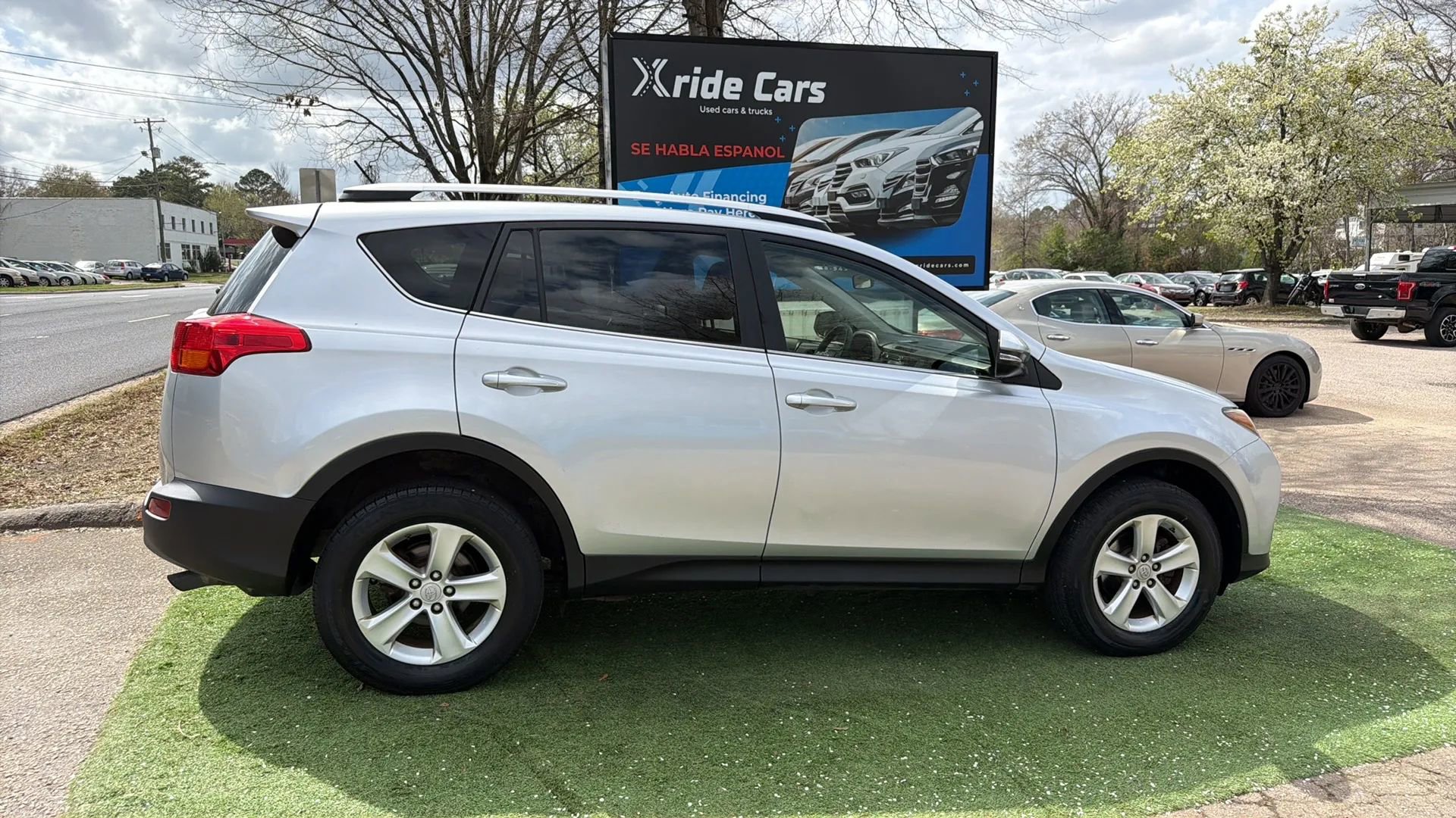 Used 2013 Toyota RAV4 XLE AWD/4WD image 13