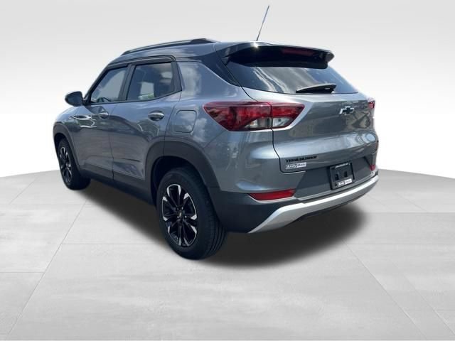 Used 2022 Chevrolet TrailBlazer LT w/ LPO, Blackout Package FWD image 5