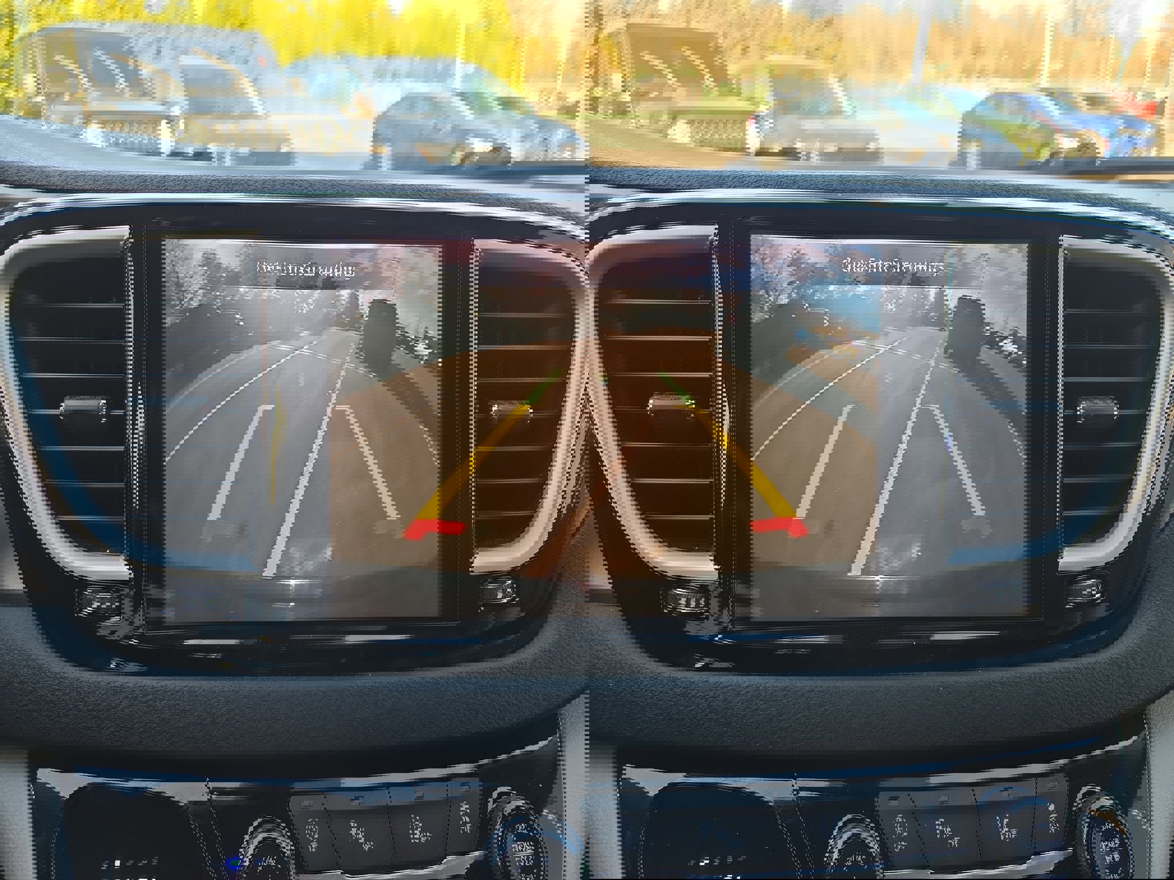 Certified 2023 Chrysler Pacifica Touring-L image 18