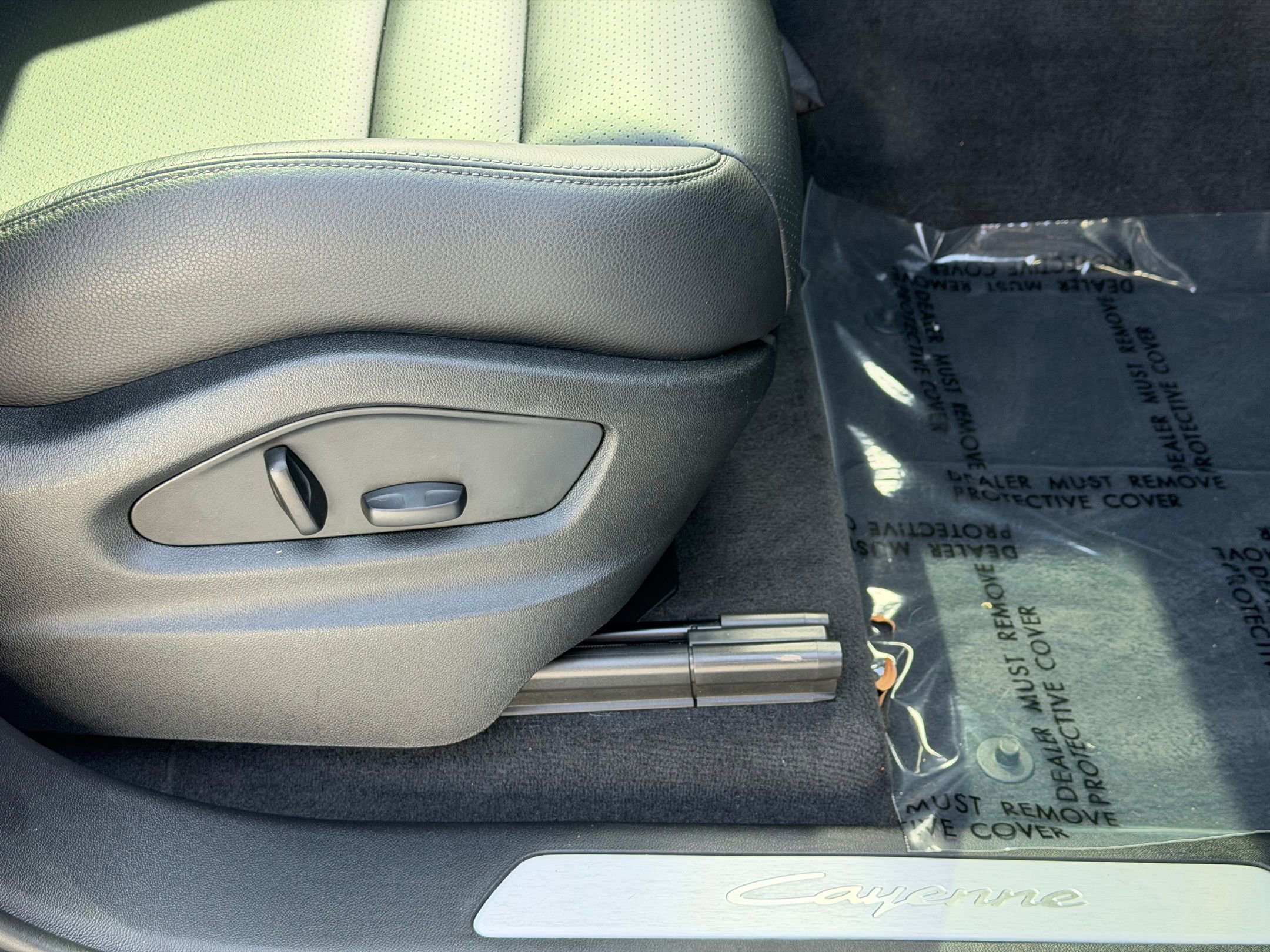 Certified 2024 Porsche Cayenne image 13