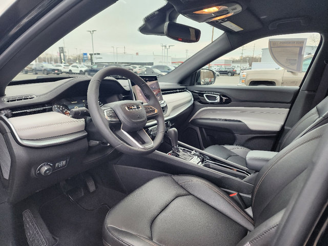 Certified 2024 Jeep Compass Limited image 33