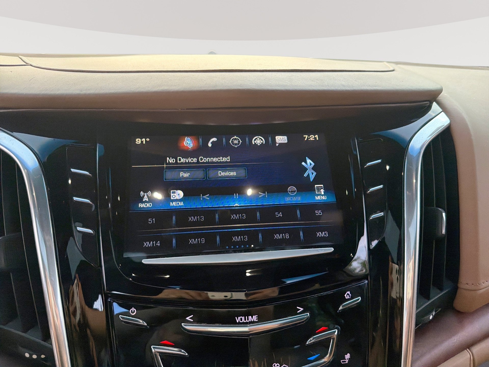 Used 2017 Cadillac Escalade ESV Platinum AWD/4WD image 12