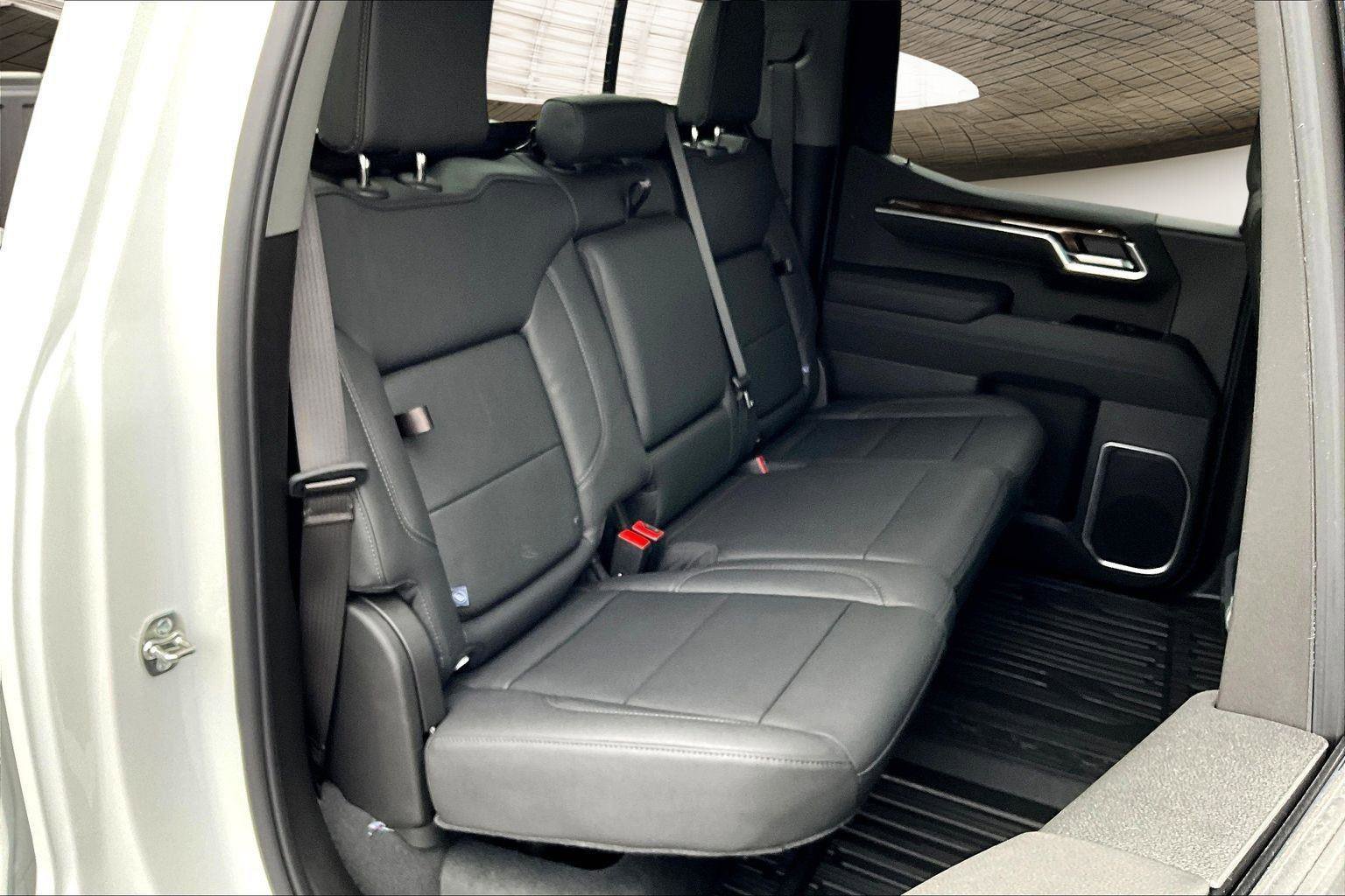 New 2026 GMC Sierra 1500 Elevation w/ Elevation Premium Package image 9