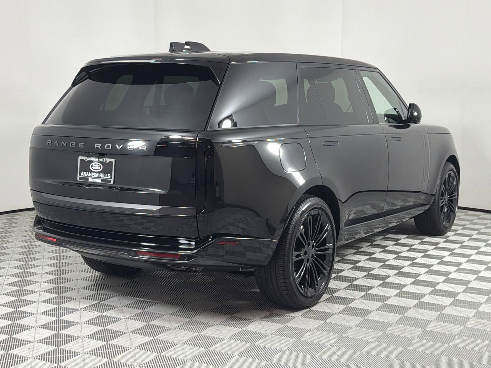 New 2026 Land Rover Range Rover Long Wheelbase SE image 5