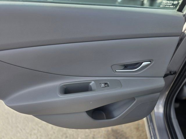 Certified 2025 Hyundai Elantra Sport image 15