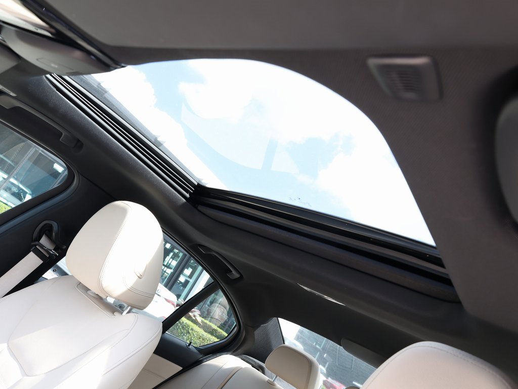 Used 2021 BMW 330i Sedan w/ Convenience Package image 18