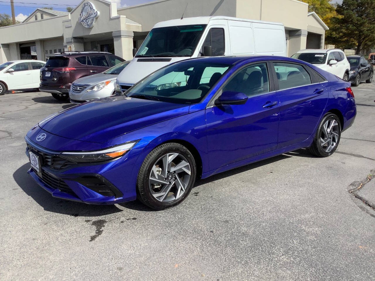 Used 2025 Hyundai Elantra SEL FWD image 1