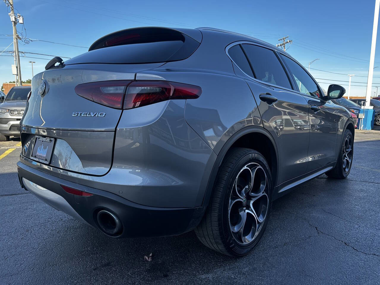 Used 2019 Alfa Romeo Stelvio Ti Lusso w/ Quick Order Package 22X Lusso image 11