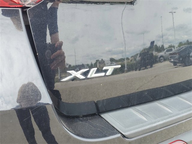 Used 2023 Ford Explorer XLT w/ Equipment Group 202A image 8