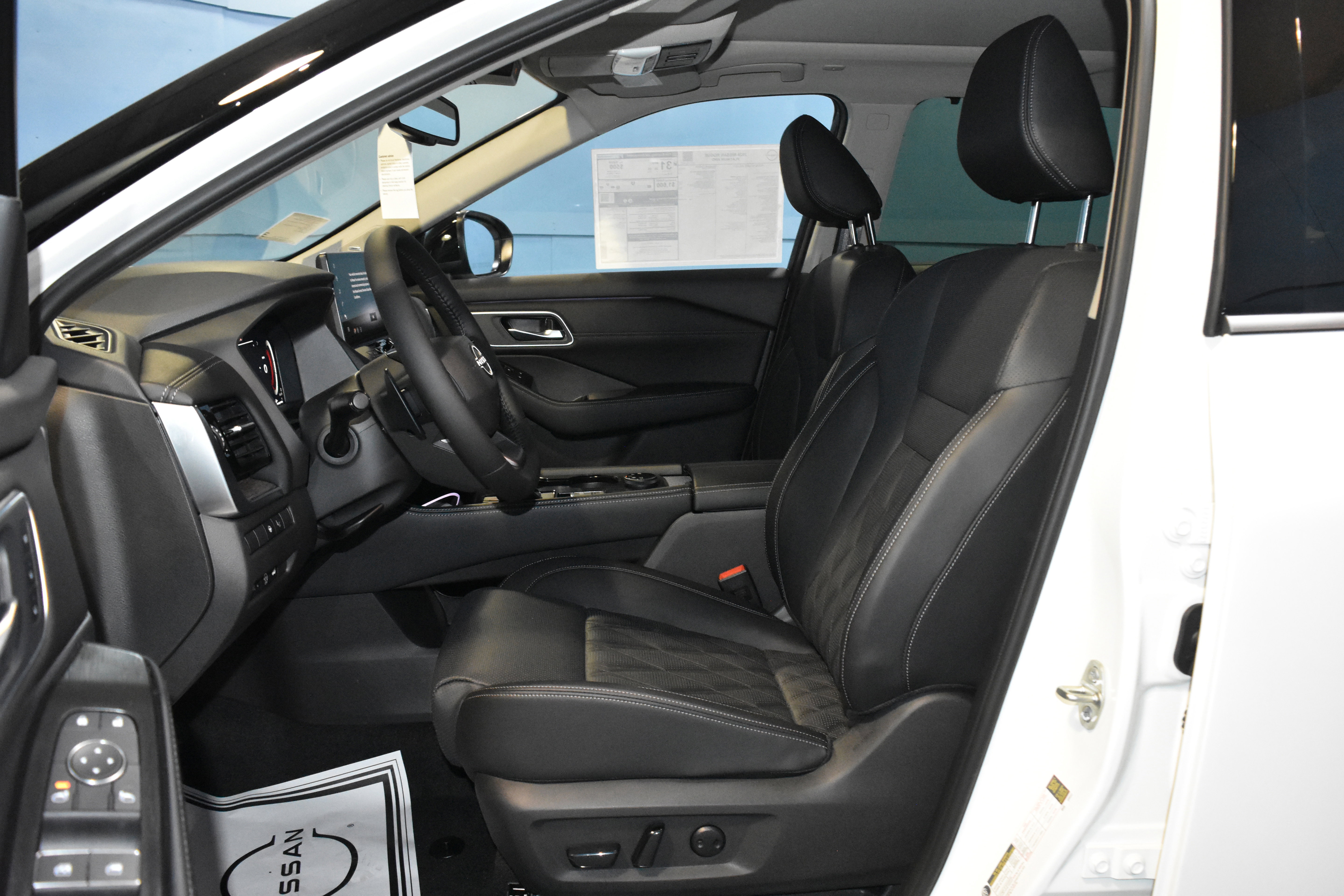 New 2026 Nissan Rogue Platinum w/ Platinum Premium Package image 6