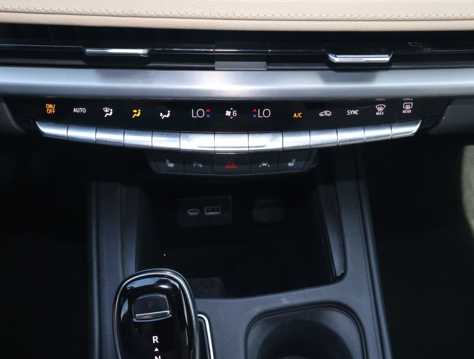 Certified 2024 Cadillac XT4 Luxury w/ Cold Weather Package FWD image 27