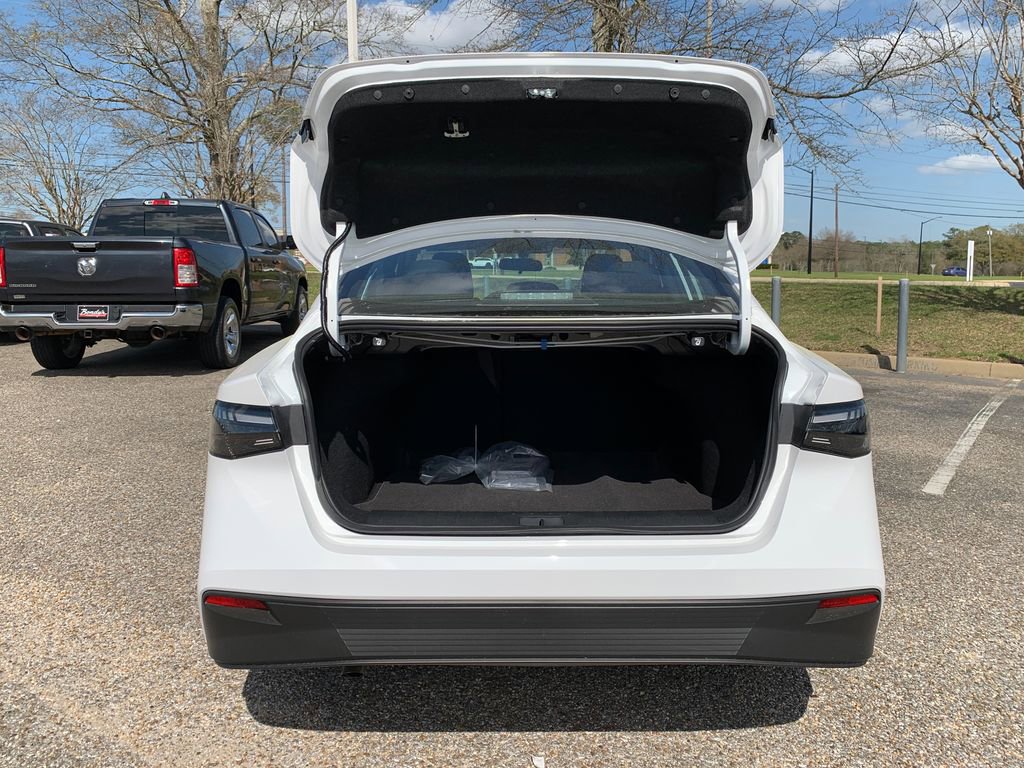 New 2026 Nissan Sentra SV w/ Floor Mat Package image 5