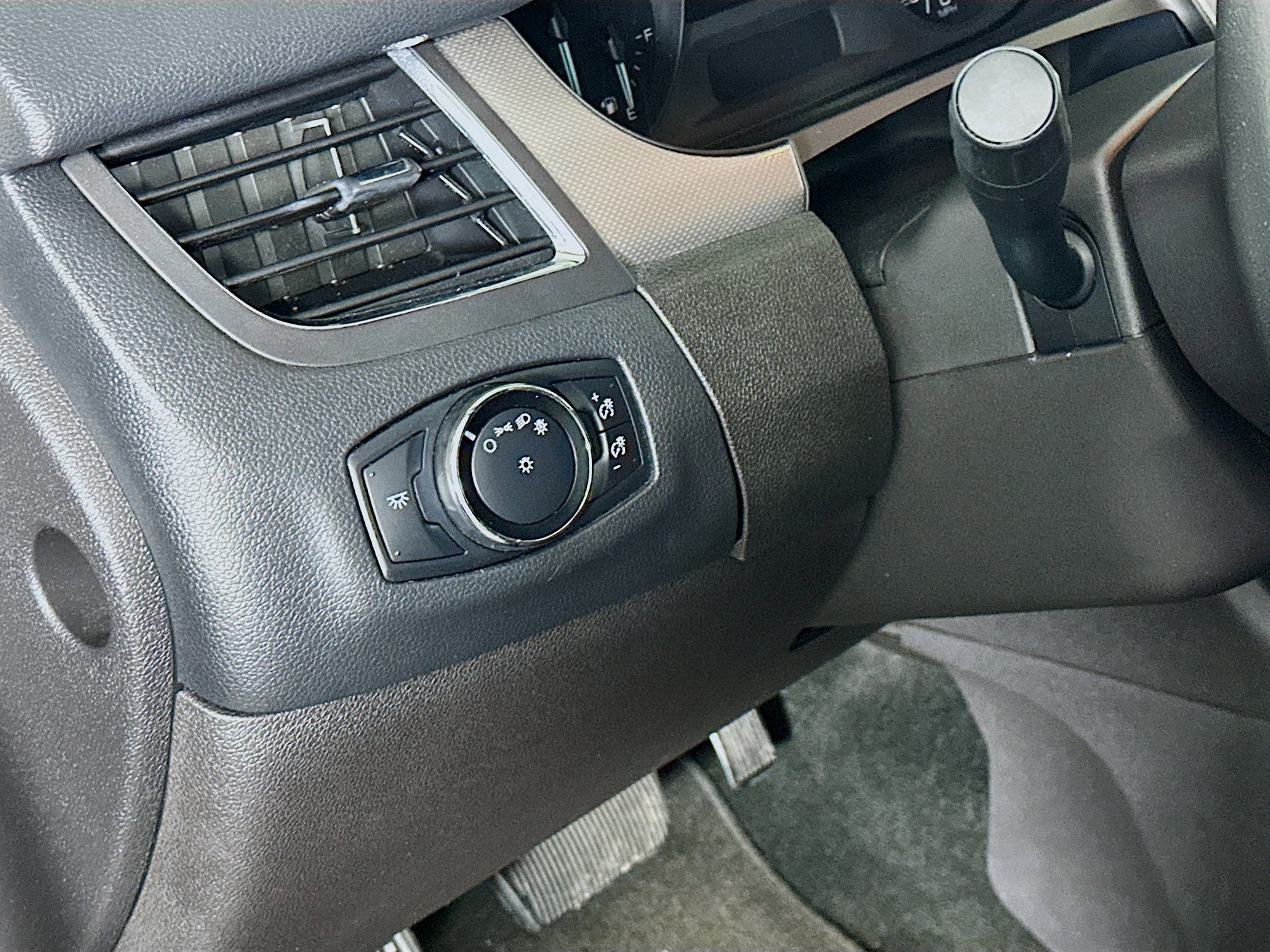 Used 2013 Ford Edge SEL image 16