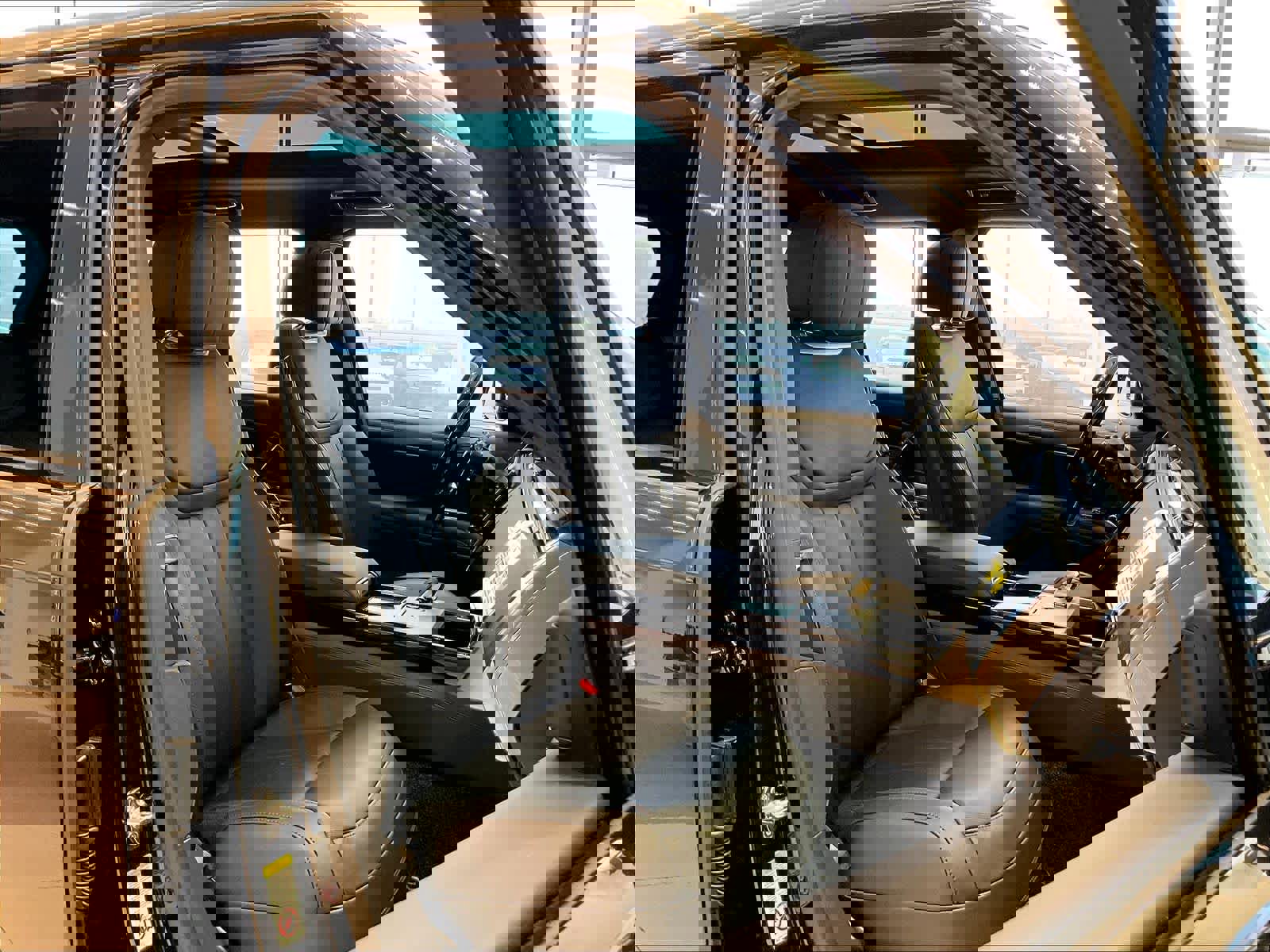 New 2025 Land Rover Range Rover SE image 29