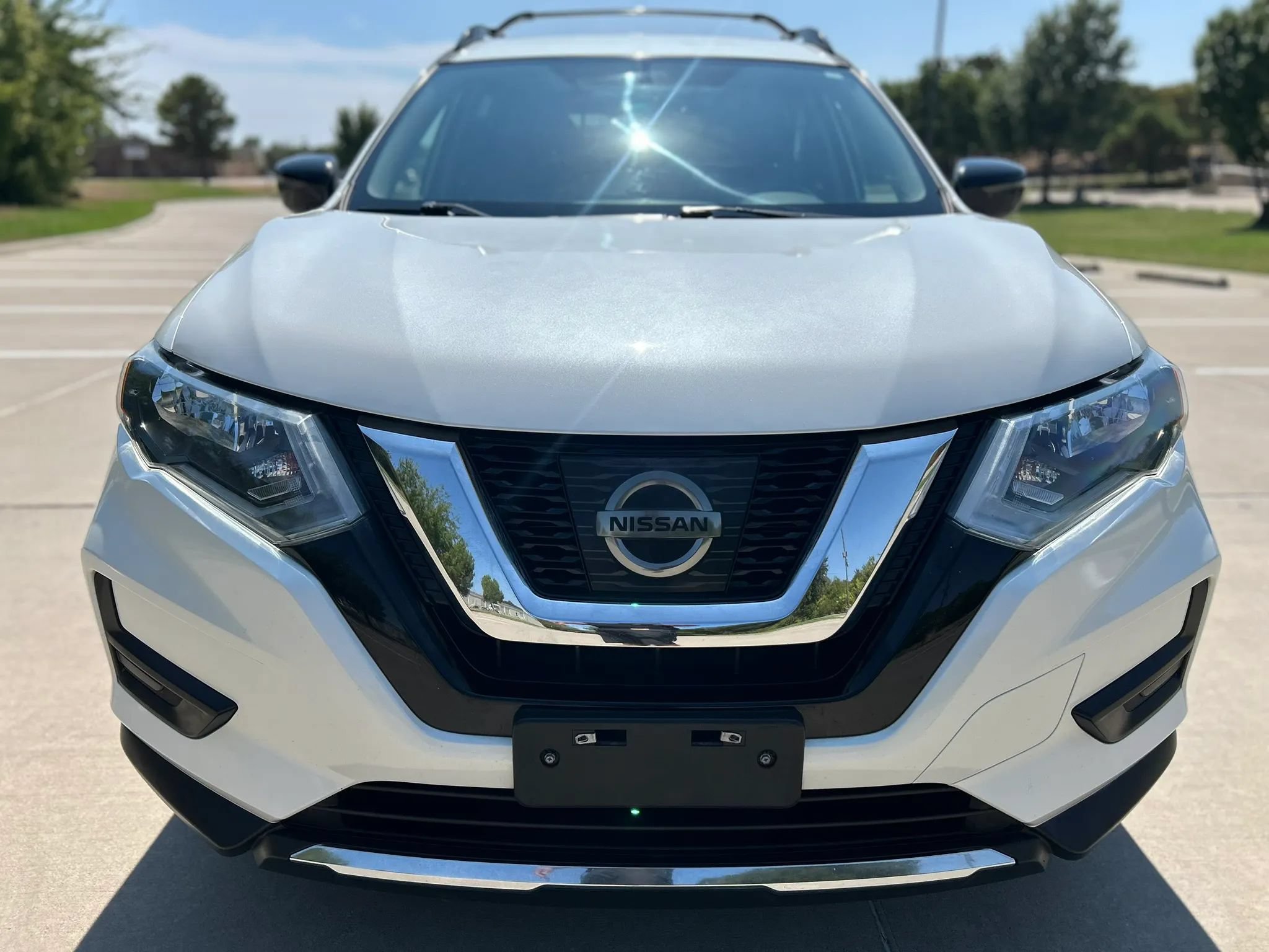Used 2017 Nissan Rogue SV w/ Midnight Edition AWD/4WD image 3