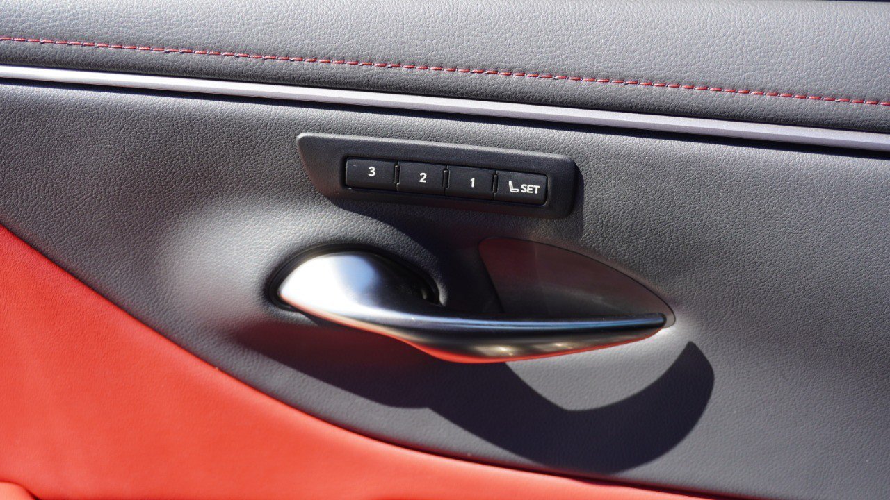 Certified 2024 Lexus ES 350 F Sport w/ Accessory Package (Z2) FWD image 23