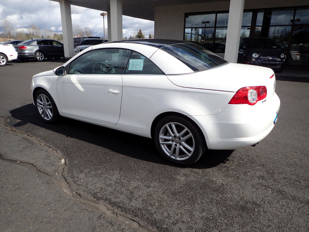 Used 2009 Volkswagen Eos Lux image 3