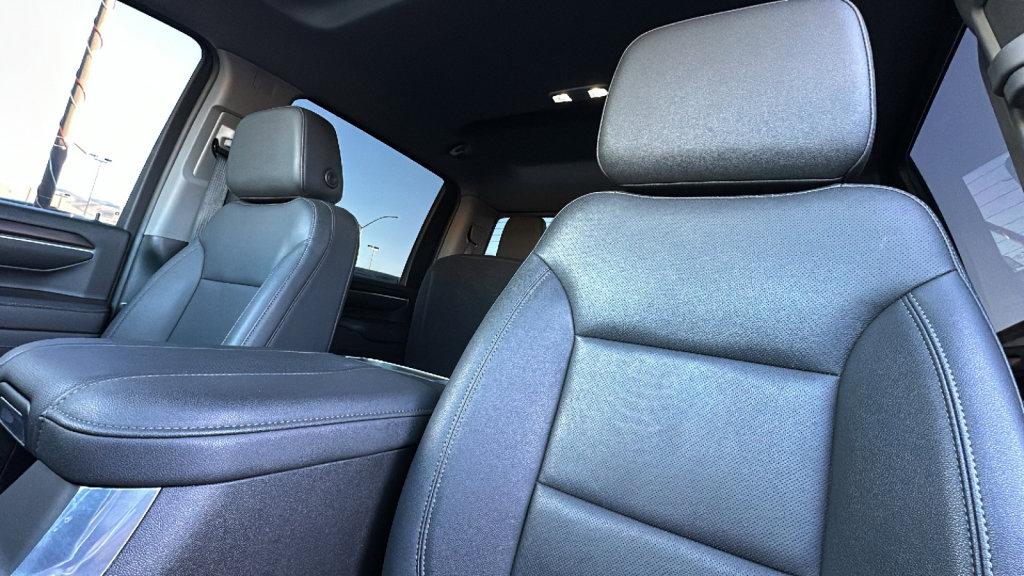 Used 2025 GMC Sierra 2500 SLT w/ SLT Premium Package image 11