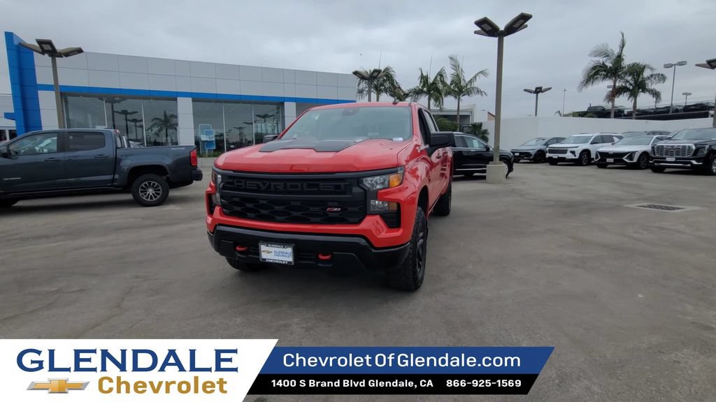Certified 2025 Chevrolet Silverado 1500 Custom Trail Boss w/ LPO, Dark Essentials Package AWD/4WD image 3