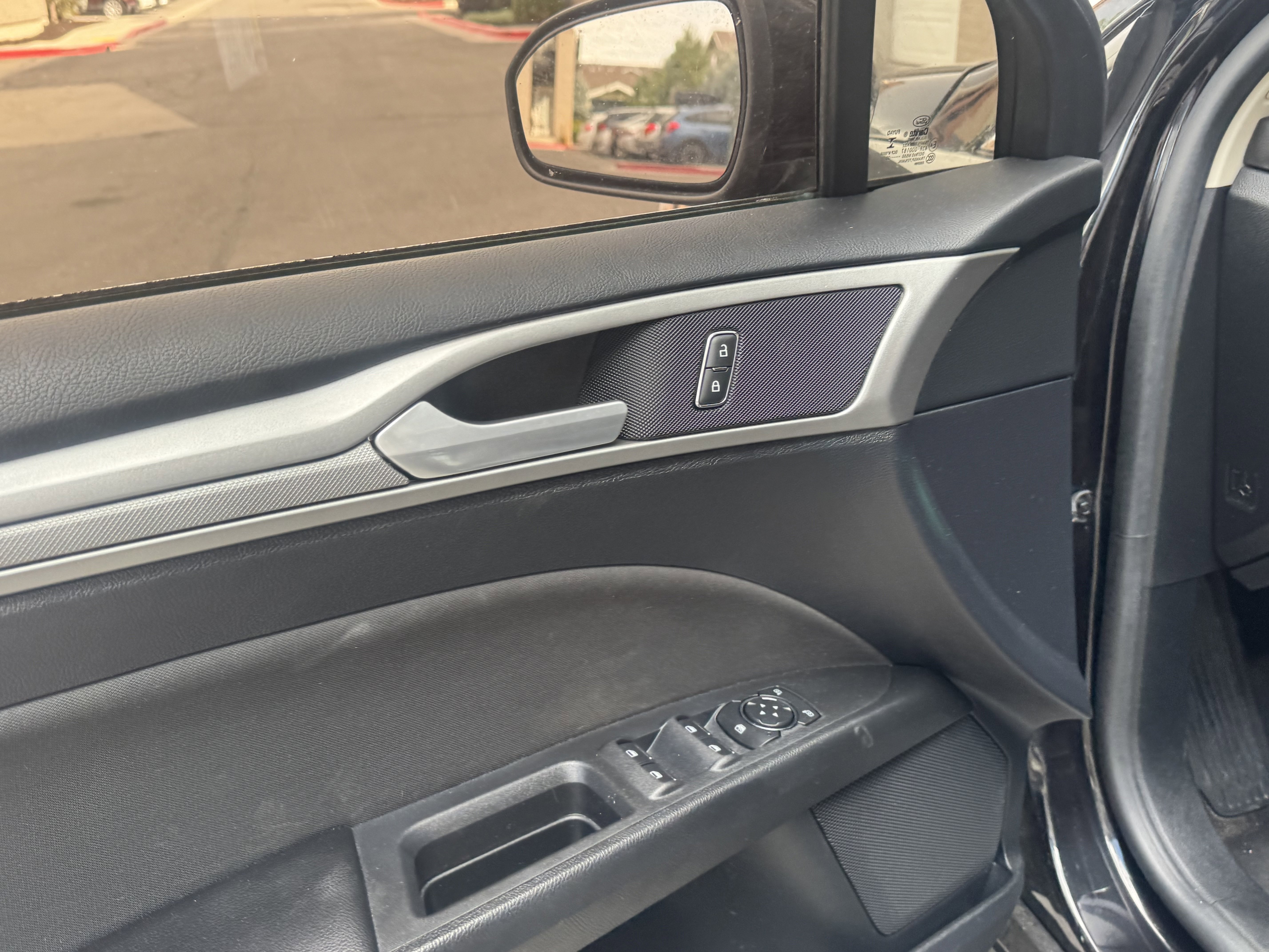 Used 2020 Ford Fusion SE image 15