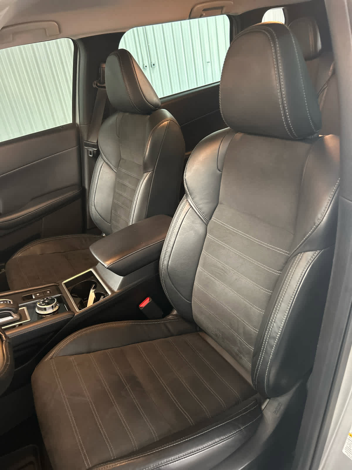 Used 2023 Mitsubishi Outlander SE image 14