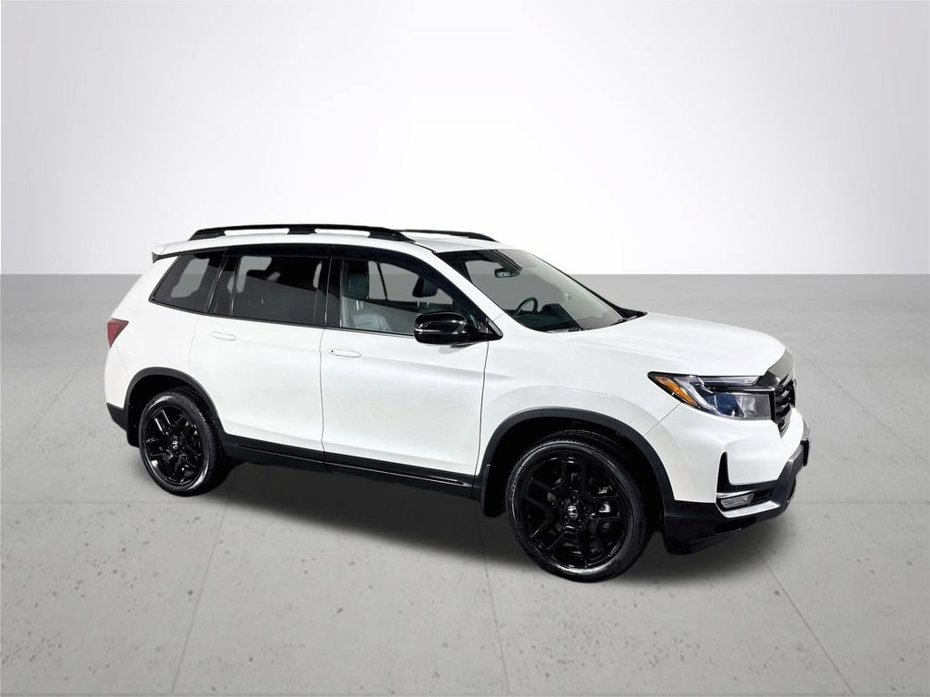 Used 2025 Honda Passport Black Edition image 4
