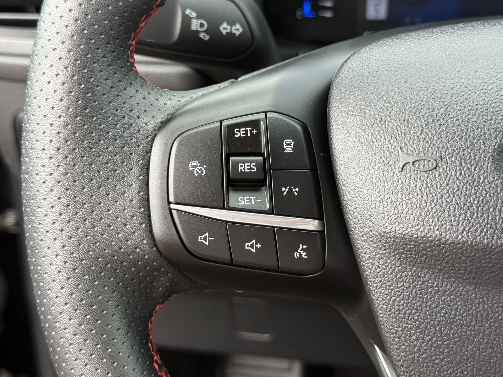 Certified 2024 Ford Escape ST-Line w/ Tech Pack #1 image 28