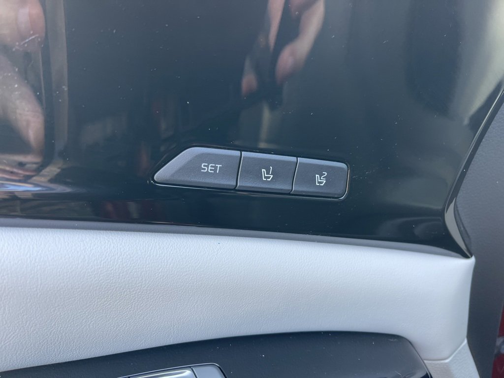 Used 2023 Kia Carnival SX Prestige image 19