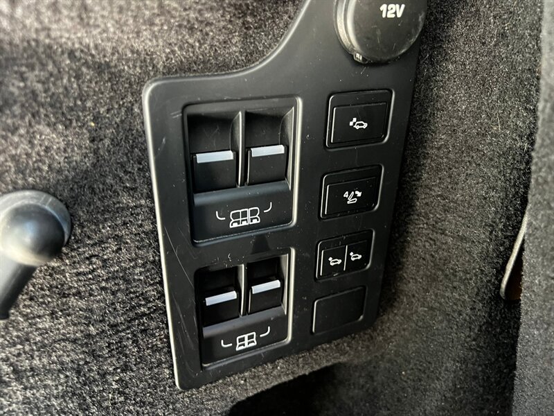 Used 2017 Land Rover Discovery HSE Luxury AWD/4WD image 30