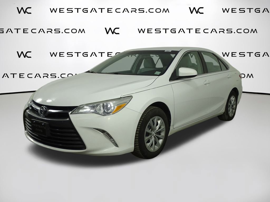 Used 2017 Toyota Camry LE image 1