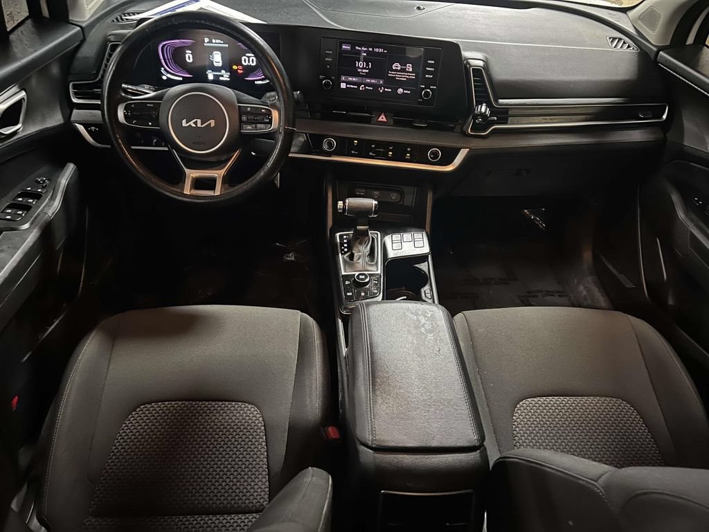 Used 2023 Kia Sportage LX FWD image 3