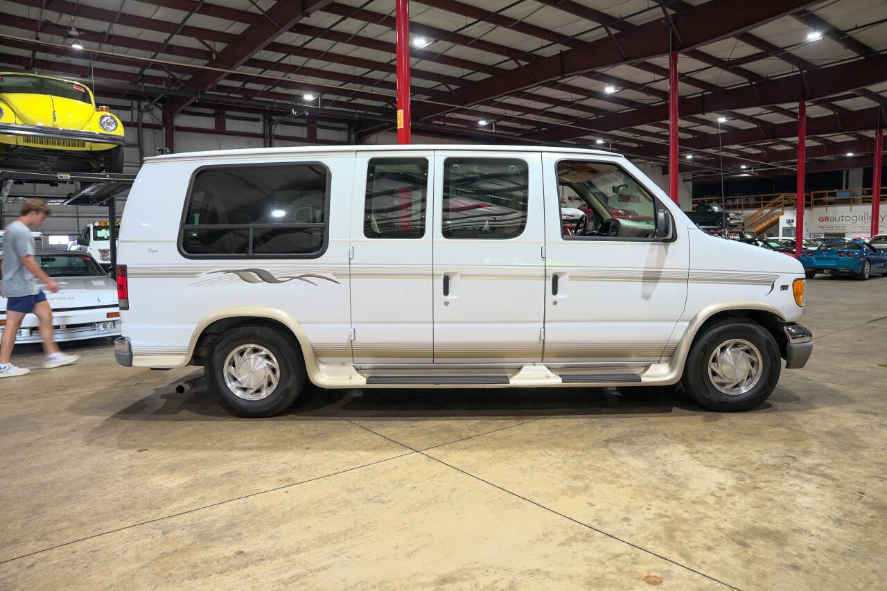 Used 2002 Ford E-150 and Econoline 150 RWD image 10