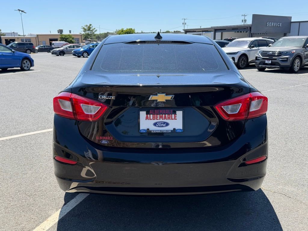 Used 2018 Chevrolet Cruze LS FWD image 4