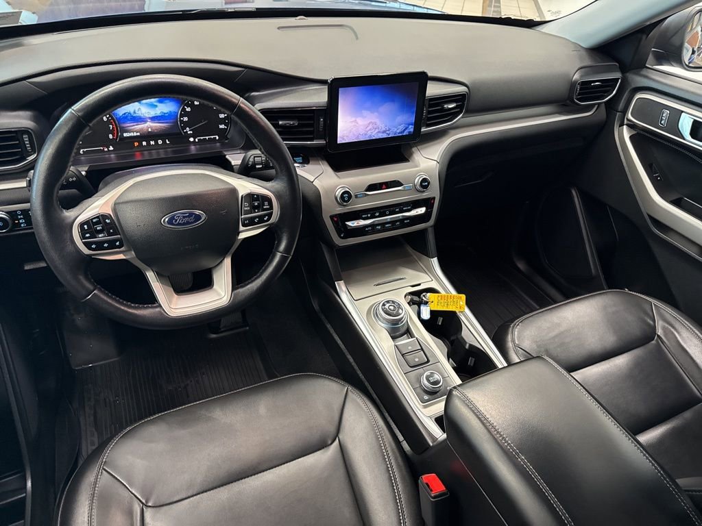 Used 2023 Ford Explorer XLT w/ Equipment Group 202A image 7