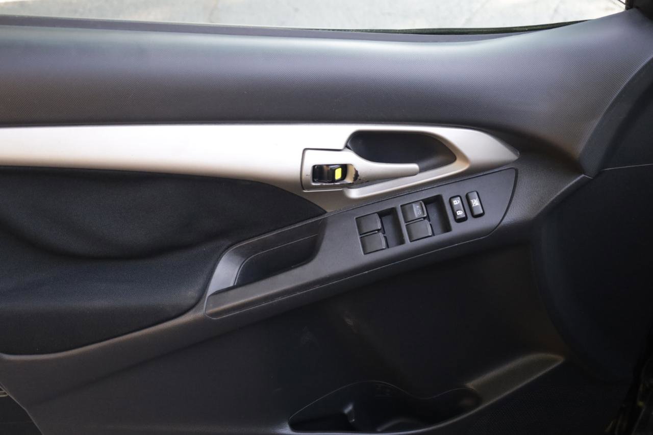 Used 2009 Toyota Matrix S FWD image 24