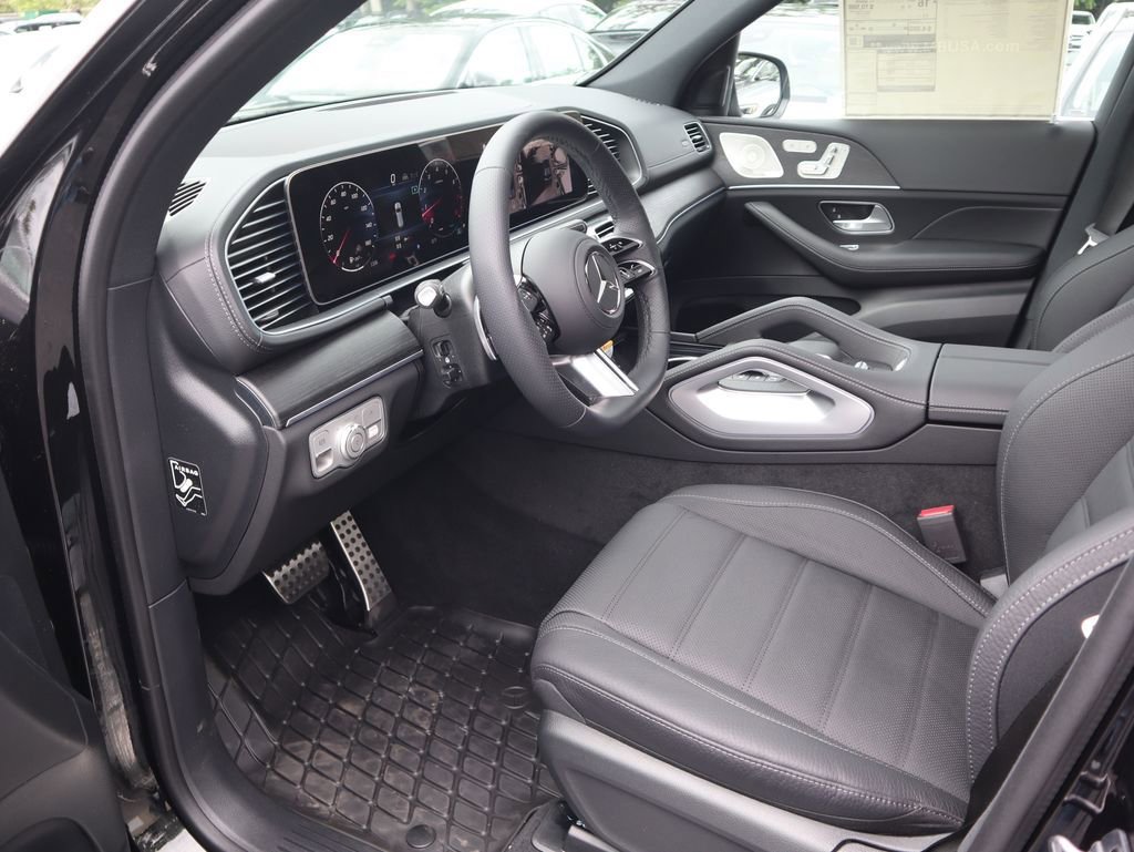 New 2025 Mercedes-Benz GLS 580 4MATIC image 14