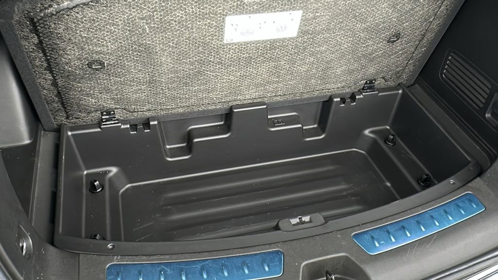 Used 2023 Buick Enclave Essence w/ Experience Buick Package FWD image 29