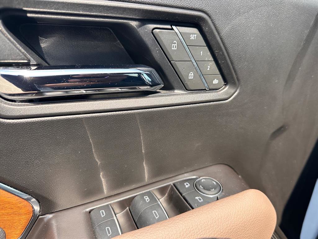 Used 2025 GMC Canyon Denali image 17