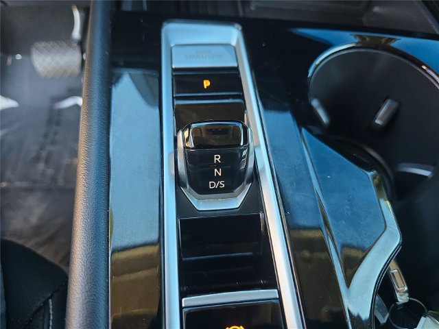 Used 2025 Volkswagen Atlas SE AWD/4WD image 23