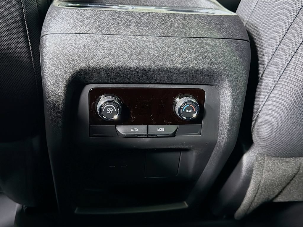 New 2026 Chevrolet Traverse LT w/ LPO, Floor Liner Package AWD/4WD image 20