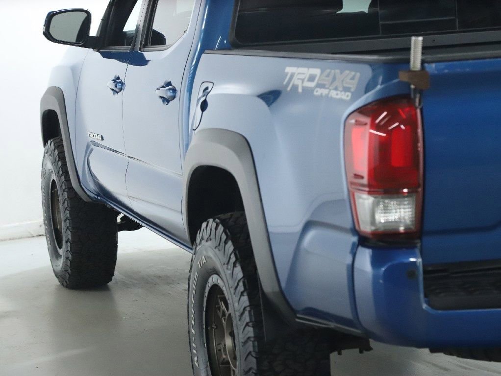 Used 2017 Toyota Tacoma TRD Off-Road w/ Premium & Technology Package image 44