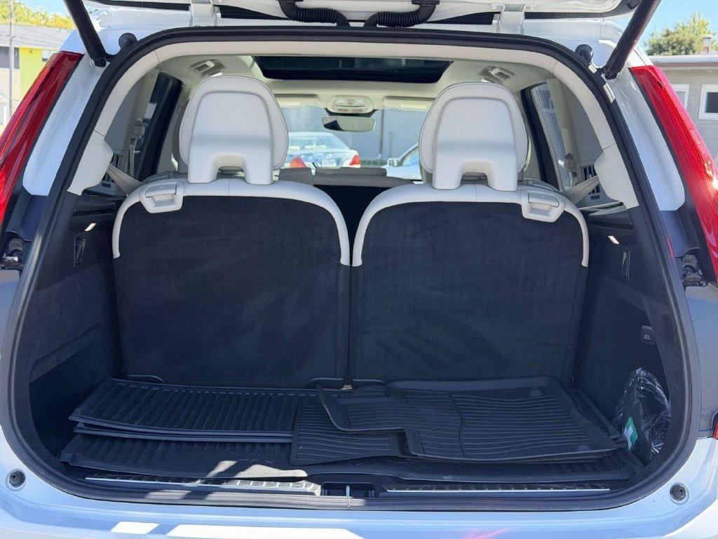 Used 2024 Volvo XC90 T8 Plus w/ Protection Package Premier AWD/4WD image 14