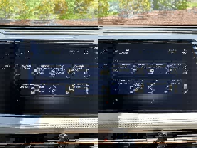 Used 2023 Nissan Ariya AWD image 13