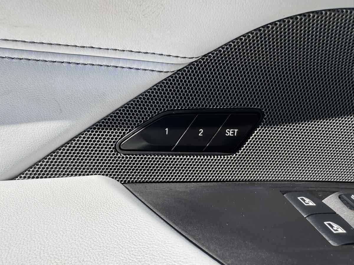 Used 2022 BMW M4 Competition w/ Executive Package RWD image 34