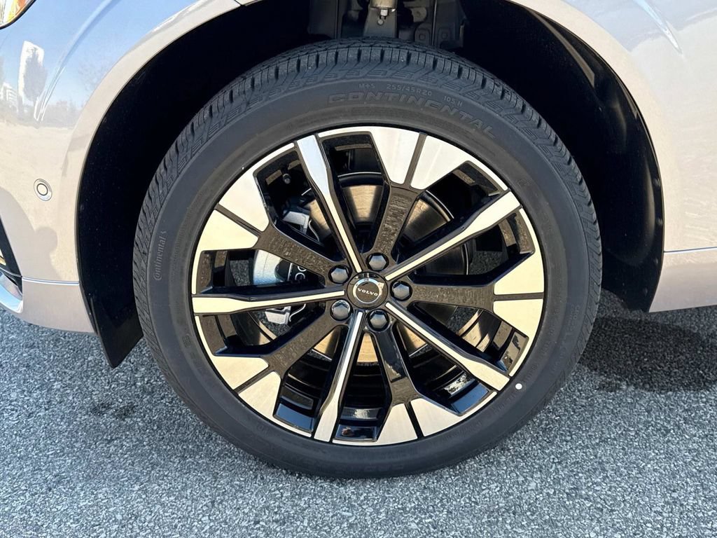 Used 2026 Volvo XC60 B5 Plus w/ Protection Package Premier AWD/4WD image 10