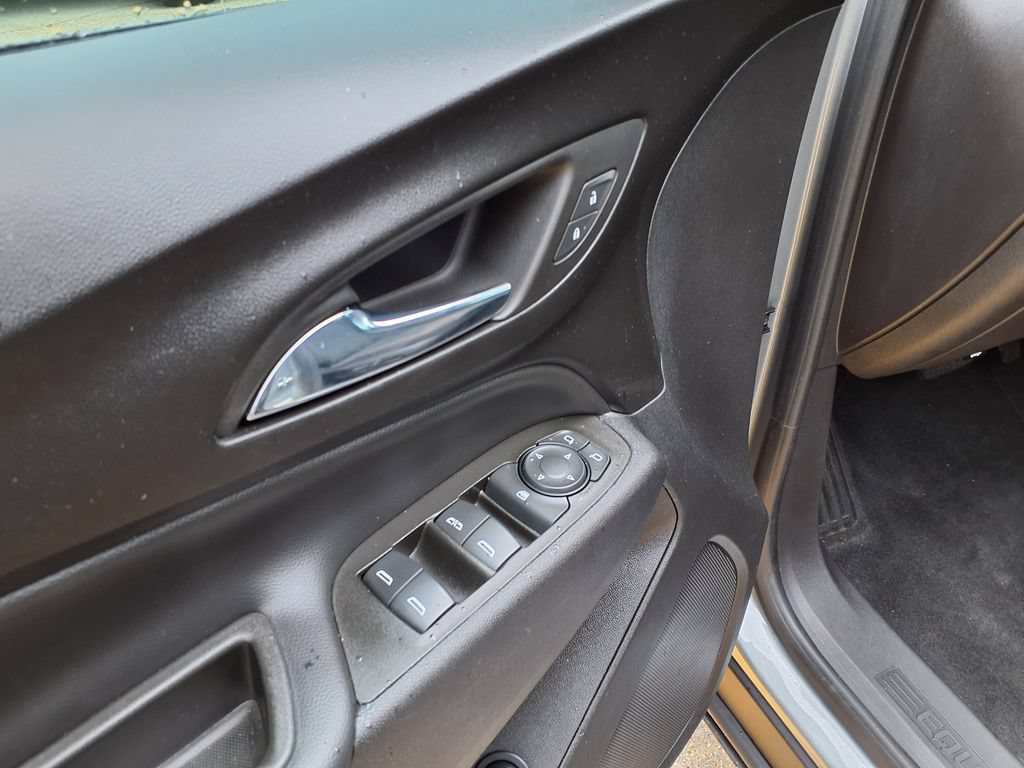 Used 2024 Chevrolet Equinox LT FWD image 18