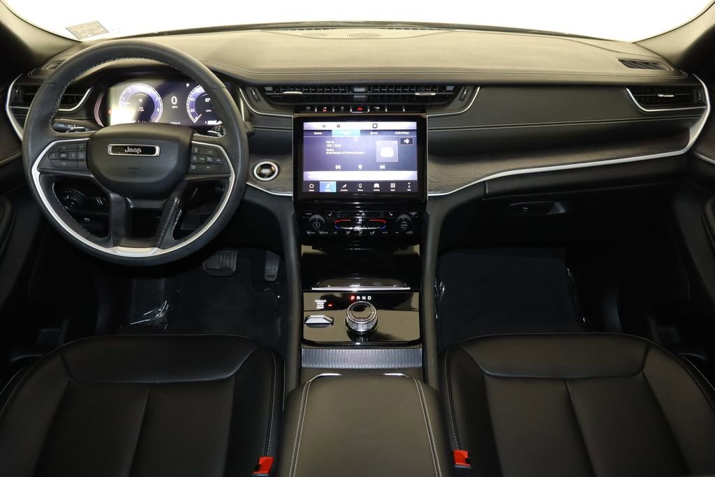 Used 2024 Jeep Grand Cherokee Limited w/ Black Appearance Package image 14