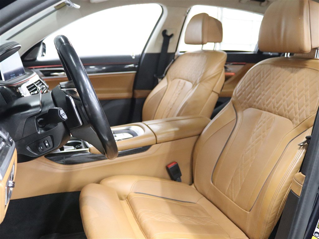 Used 2018 BMW 750Li xDrive w/ Executive Package AWD/4WD image 9