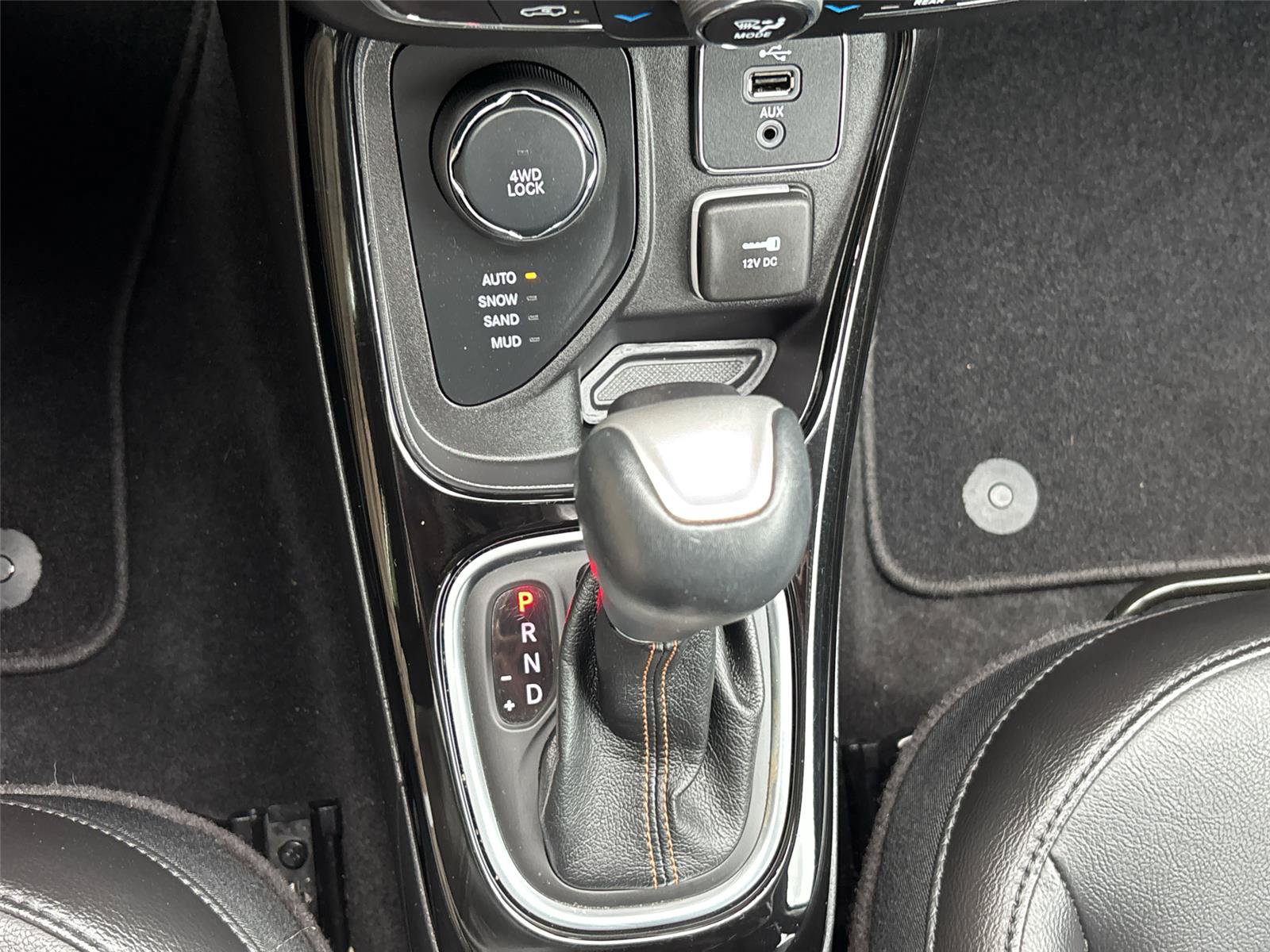 Used 2018 Jeep Compass Limited w/ Navigation Group AWD/4WD image 9