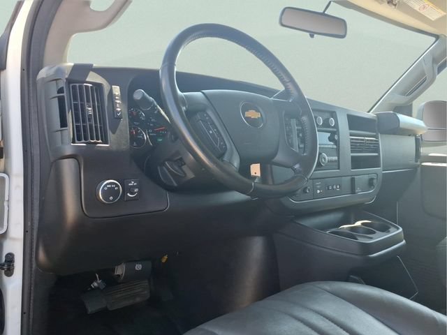 Used 2022 Chevrolet Express 3500 Extended w/ Driver Convenience Package RWD image 13